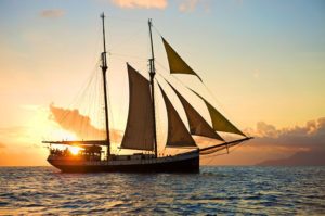 Il Viaggiatore Magazine - Barca al tramonto - Seychelles