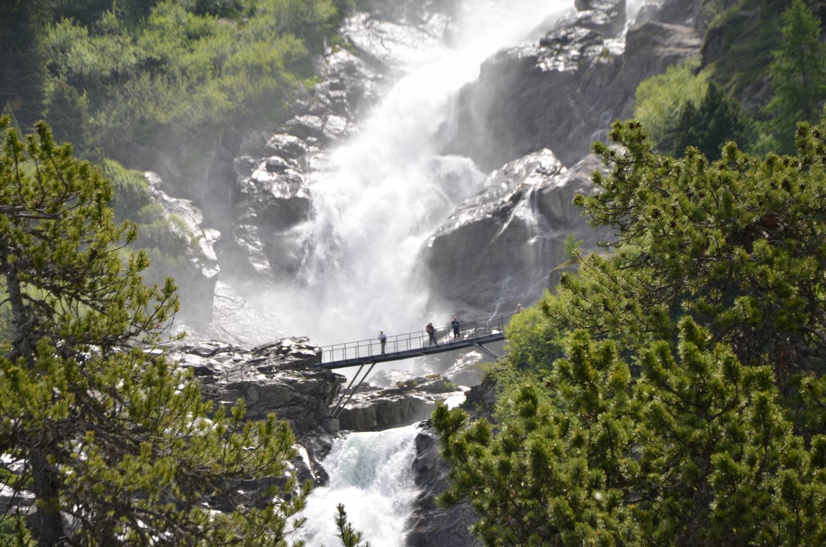 CASCATE PIÙ ALTE D'ITALIA - ph credits La Thuile
